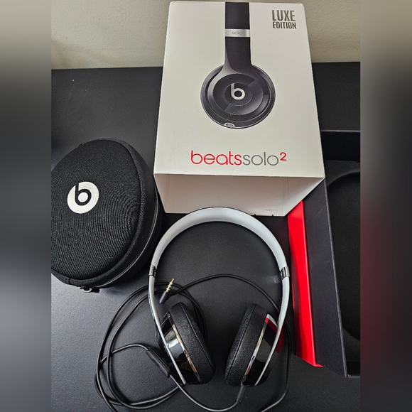 Beats Solo 2 Luxe Edition Wired Headphones - Picture 6 of 7